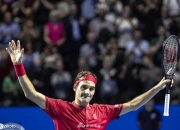 九游-关于费德勒回归赛场，赛况扑朔迷离首场状态亮眼，掘金观众沸腾！的信息